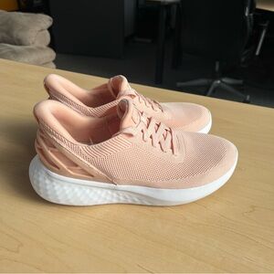 Kizik Athens Women’s Slip On Sneaker size 8.5